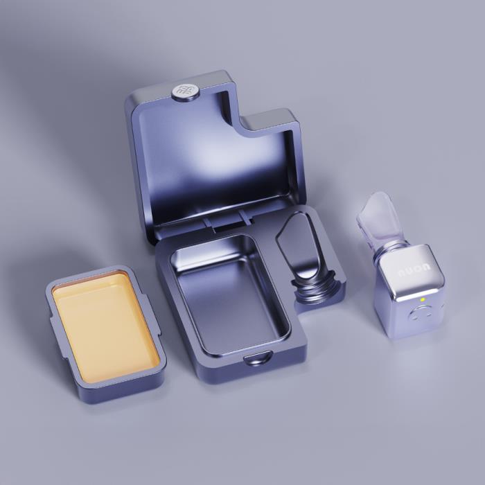 Compact Lip Treatment Device